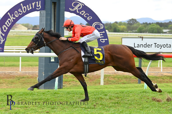 Cristal Clear goes coast to coast (image Hawkesbury RC/Bradley Photos) 