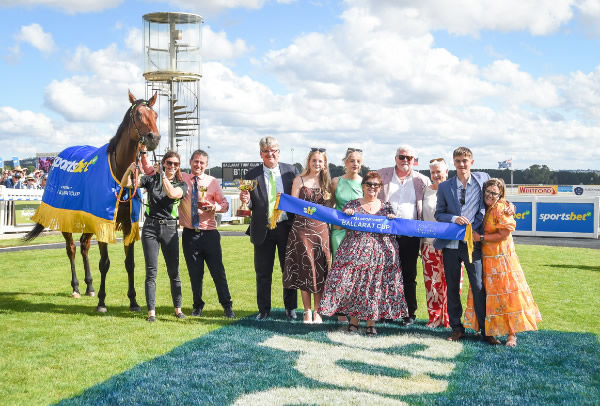 Berkeley Square owners celebrate  - image Reg Ryan / Racing Photos