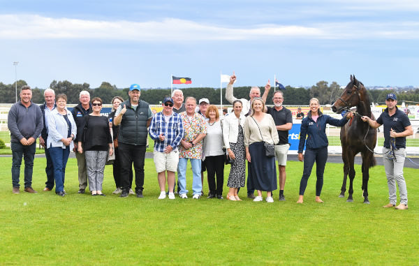 Big Swinger has plenty of happy owners - image Pat Scala/ Racing Photos