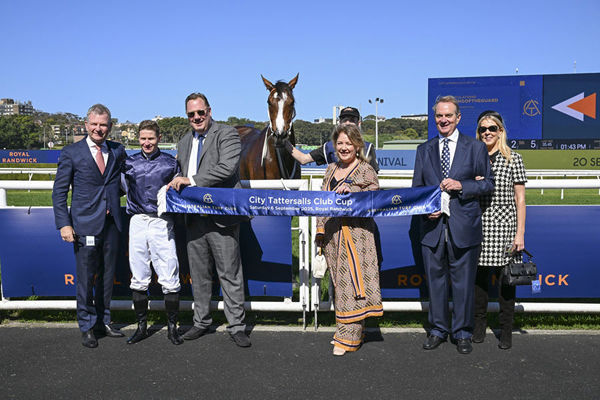Happy Connections Of Changingoftheguard  Could Be Melbourne Cup Dreaming - Image Bradley Photos
