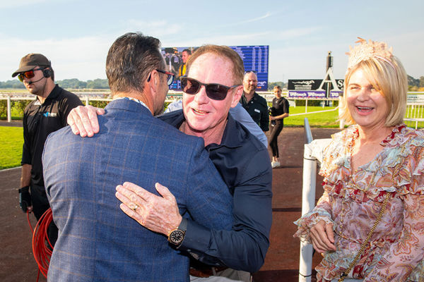 Craig & Rose Thompson congratulate trainer Roy Rogers after Hoi An's G3 WA Sires' Produce Stakes