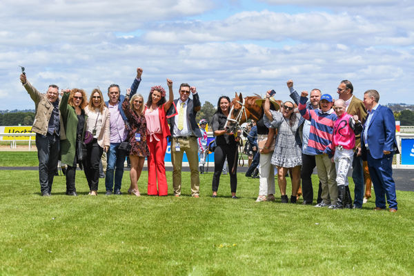 Happy connections heading to the Gold Coast (image Pat Scala/Racing Photos)