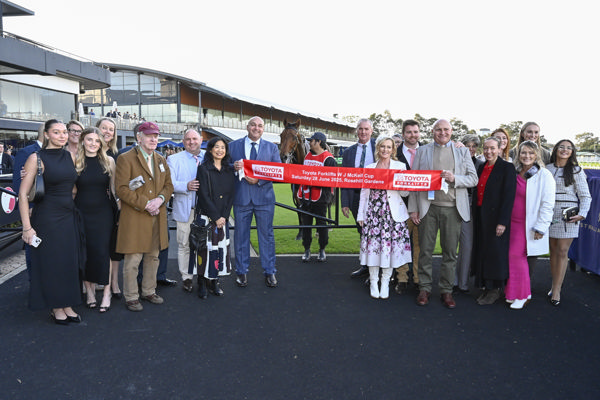 Elamaz (IRE) makes his new Aussie owners happy - image Bradley Photography