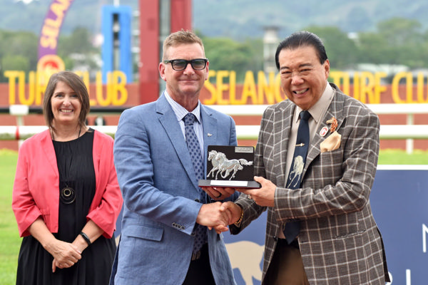NZB's Mike Kneebone & Selangor Turf Club Chairman, Tan Sri Datuk Richard Cham Hak Lim
