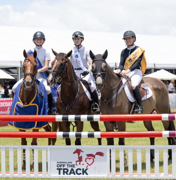 Left to right - Makaylah Fenwick (Rainbow Man), Louise Day (Amoretti) and Natalie Siiankoski (A Golden Alibi) - image Magic Millions