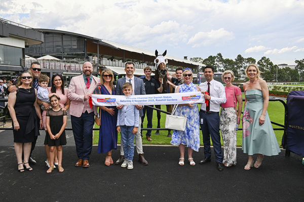 Arctic Glamour's Connections Were Reward For Their Patience - Image Bradley Photos