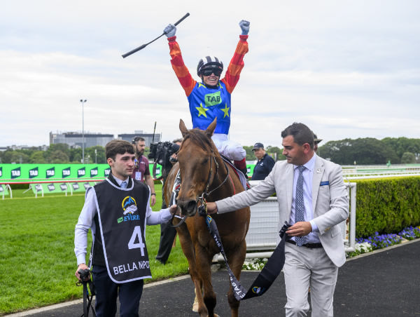 Bella Nipotina celebrating her Everest victory