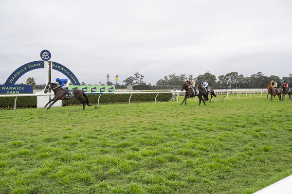 Burma Star Clearly Handled The Heavy 10 Rated Track To Break His Maiden - Image Bradley Photos