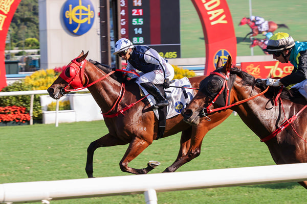 Fast Network winning the Gr.3 National Day Cup Handicap (1000m). Photo: HKJC