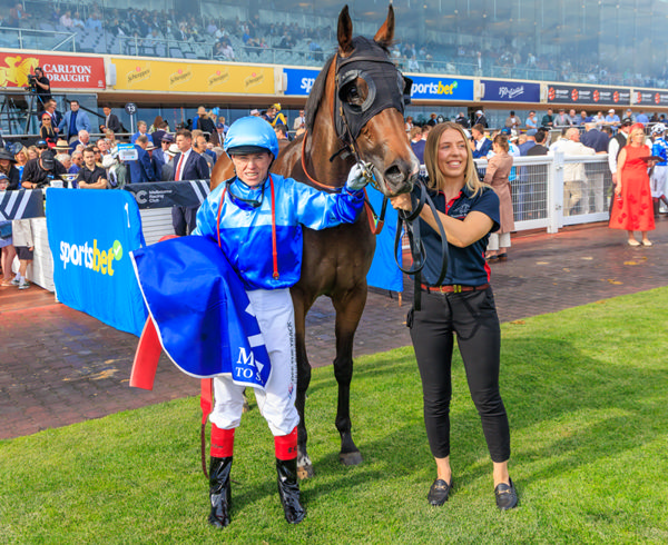 Inkaruna with Craig Williams and Tatum Bull, who rides and straps her - image Grant Courtney