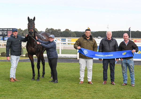 Mr Blunt makes his owner breeder Paul Schauble happy! - image Racing Photos