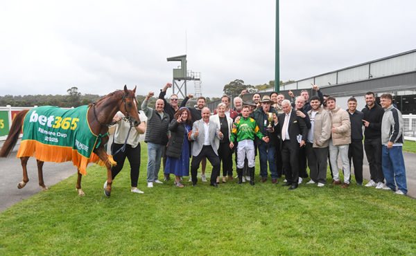 Regal Zeus has some very happy connections - image Racing Photos