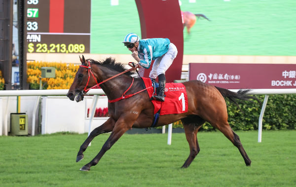 Romantic Warrior (IRE) and J-Mac are a formidable team - image HKJC