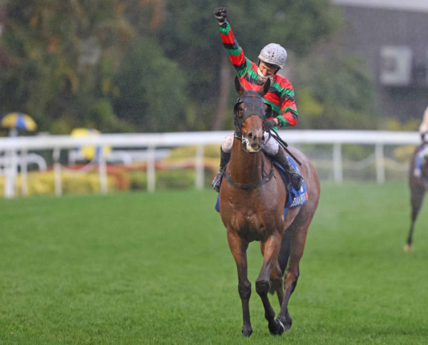 Atlantic Jewel's Irish bred son Russian Emperor wins the G1 HK Gold Cup on Sunday - image HKJC