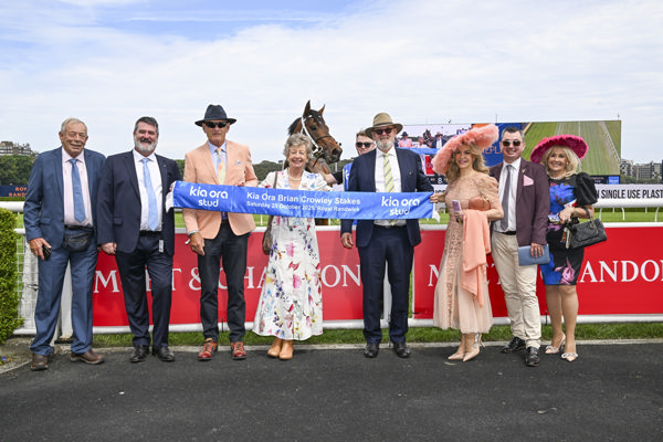 Skyglider and his jubliant connections - image Bradley Photos 