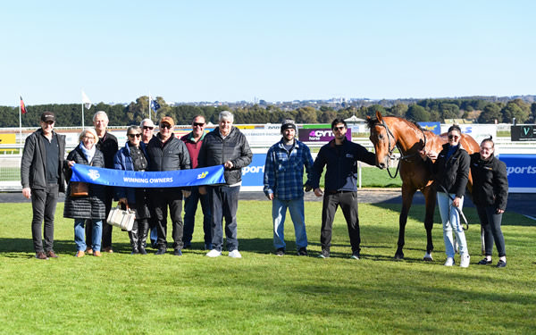 Starfleet Command has a big group of happy owners - image Racing Photos