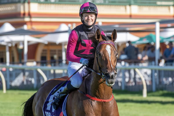  This'll Testya returns to scale with Lucy Warwick - image Western Racepix