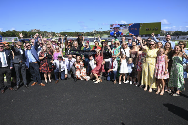 Verona Rose has a massive team of owners - image Bradley Photos 