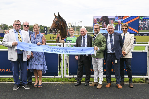 Warwoven and his connections will be dreaming Gold Coast tonight - image Bradley Photos