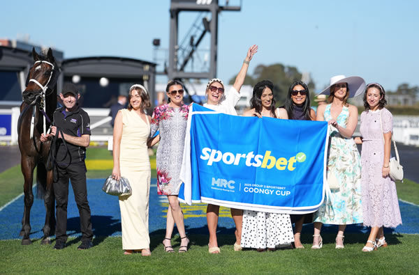 Wootton Verni (Fr) and his happy owners - image Racing Photos 