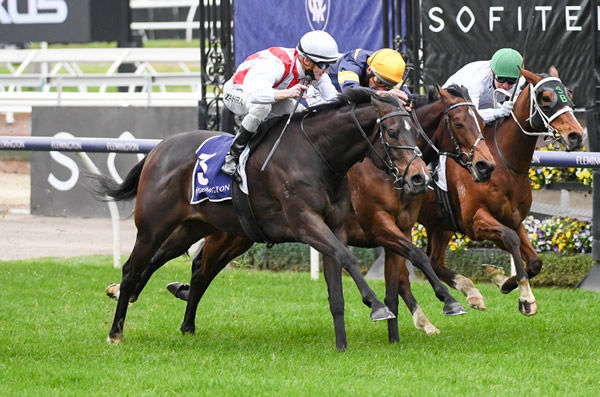 Zoutori wind the G2 Bobbie Lewis for the second year in a row - image Natasha Morello / Racing Photos