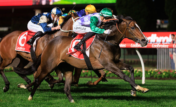 Great Turn Of Foot As Splash Back (Fr) Wins The G2 Stocks Stakes - Image Grant Courtney