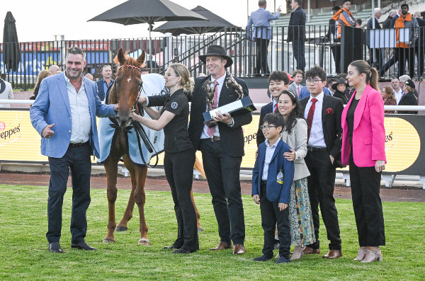 Stanley Express and his many happy owners! - image Reg Ryan / Racing Photos 